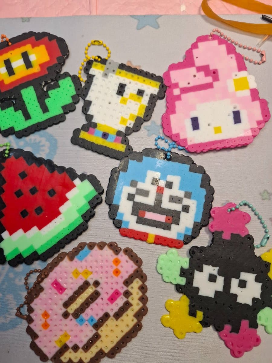 Colgantes pixel-art